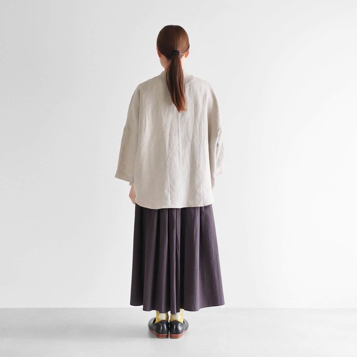 HUIS |8分袖オールドレピアリネンバンドカラーブラウス（きなり