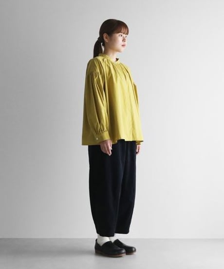 HUIS | シャトルコーデュロイバルーンパンツ（細畝・ダークネイビー）【ユニセックス】506