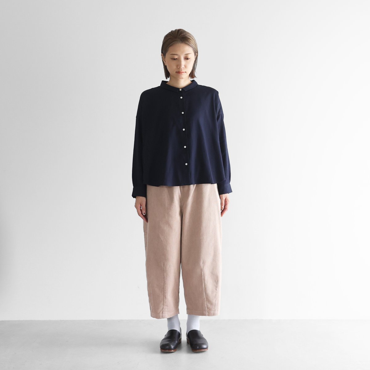 HUIS |シャトルコーデュロイバルーンパンツ（太畝・ピンクベージュ