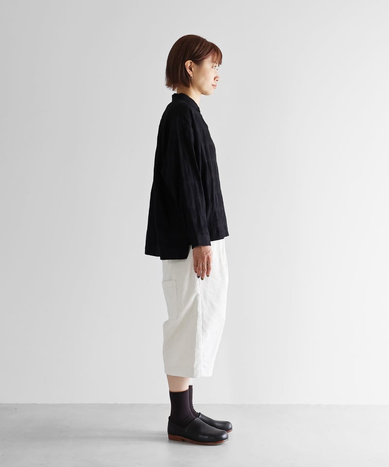 HUIS | シャトルコーデュロイ8分丈パンツ（極太畝・オフホワイト