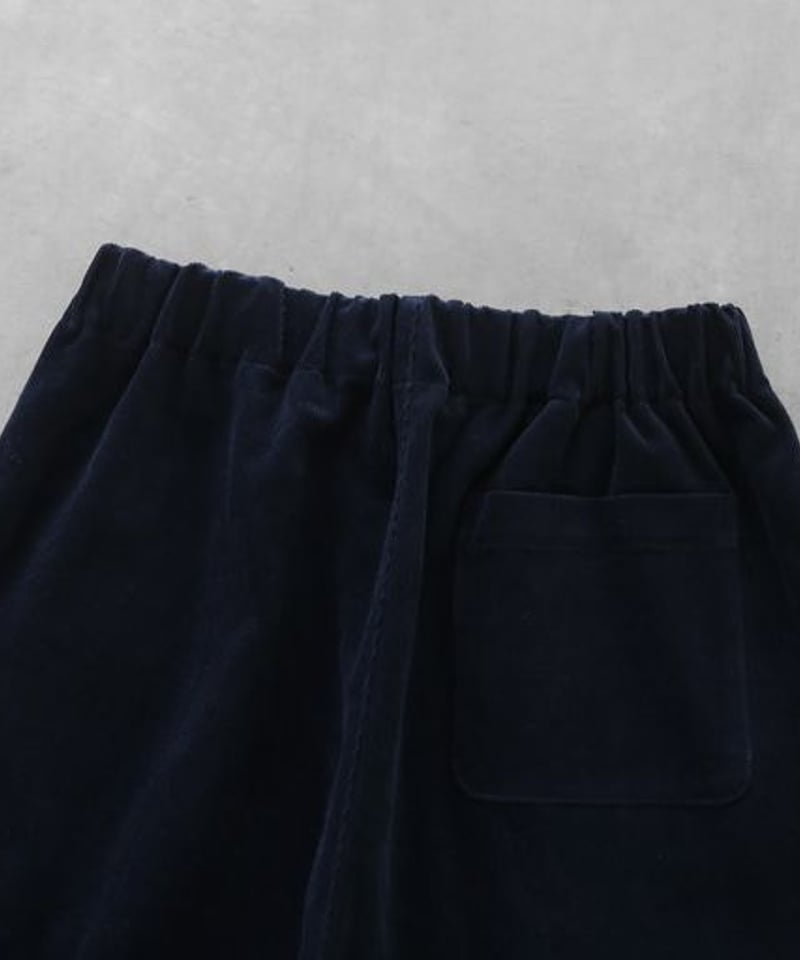 HUIS | シャトルコーデュロイワイドパンツ（細畝・ダークネイビー