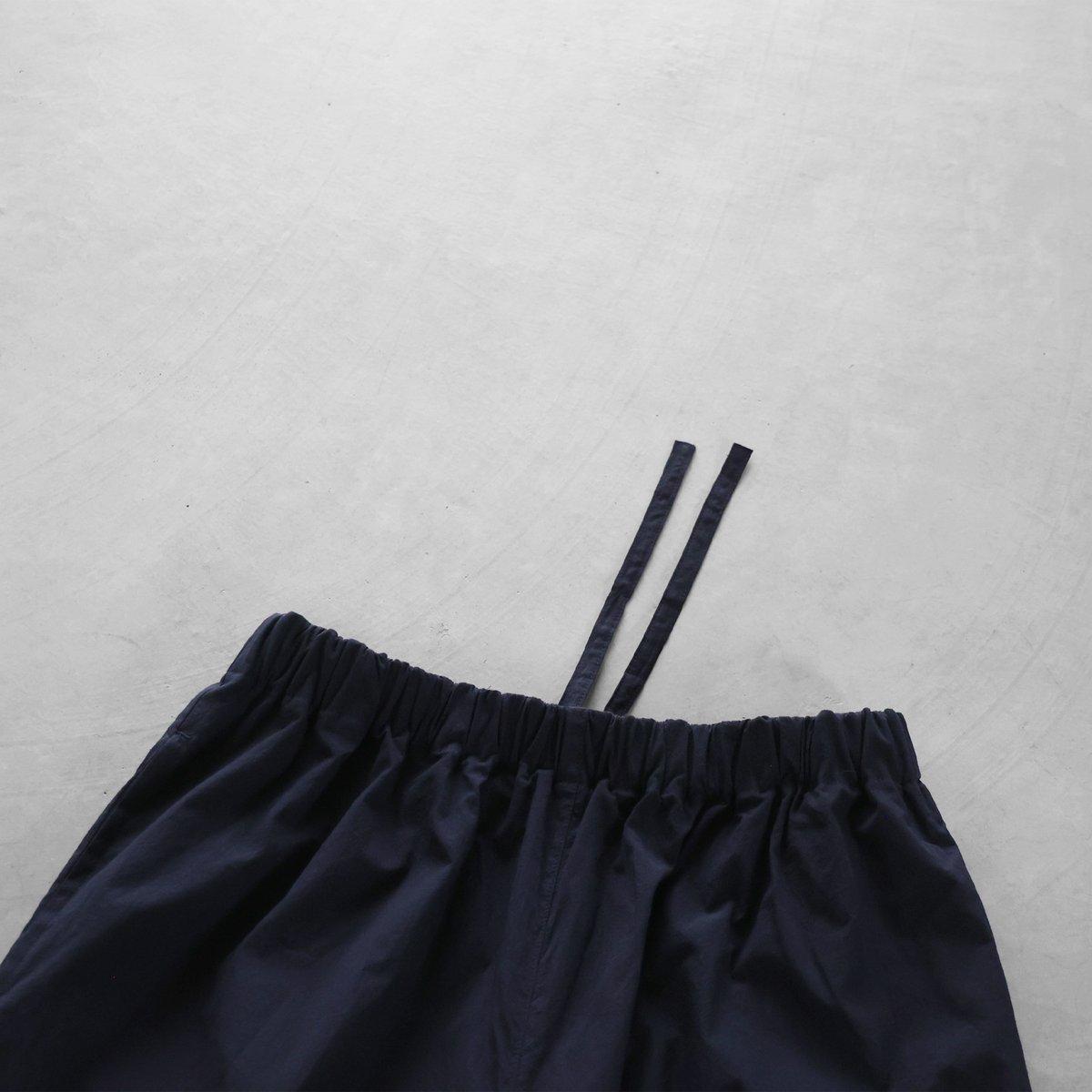 HUIS |コードレーンバルーンパンツ(ダークネイビー)【ユニセックス HUIS |コードレーンバルーンパンツ(ダークネイビー)【ユニセックス