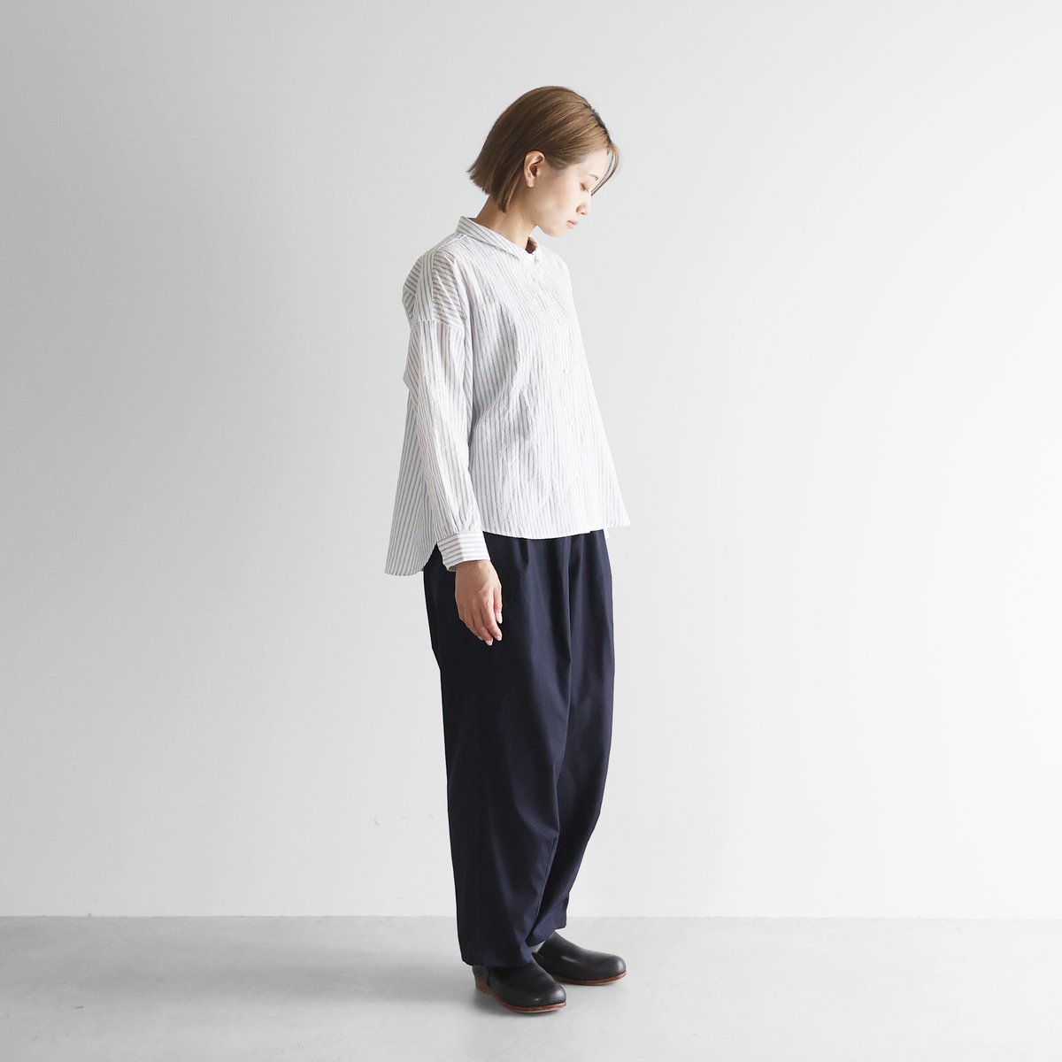 HUIS |空羽コードレーンワイドブラウス（ライトグレーストライプ