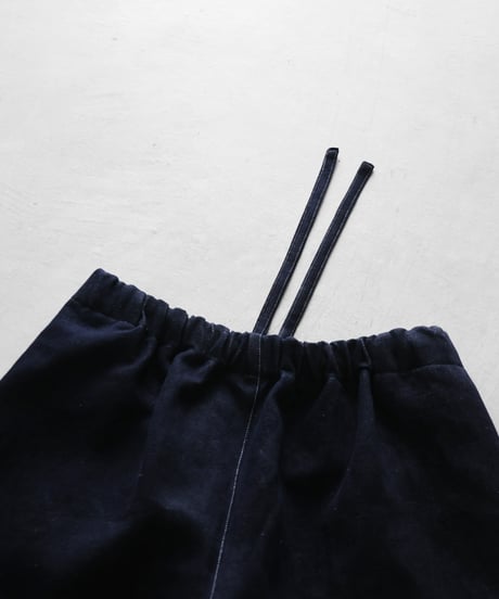 HUIS | “HUIS×三備”綿麻シャトルデニムバルーンパンツ（インディゴ）【ユニセックス】506