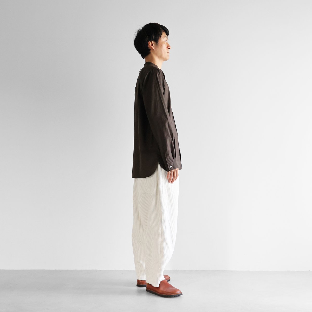 HUIS |シャトルコーデュロイバルーンパンツロング（極太畝・オフ