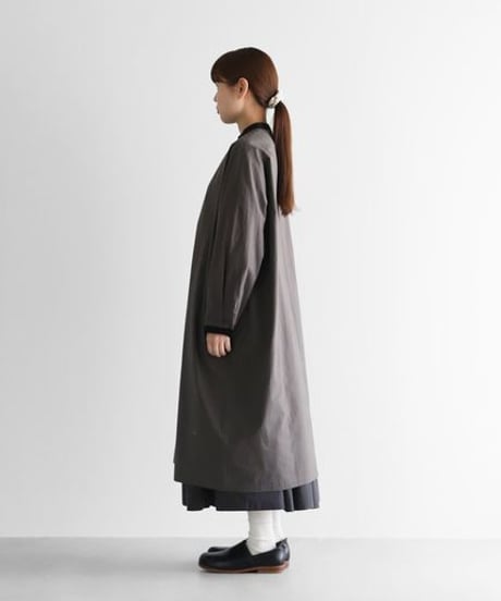 HUIS | オーガニックコットンバンドカラーワイドワンピース（ブラウングレー）【レディス】 U213
