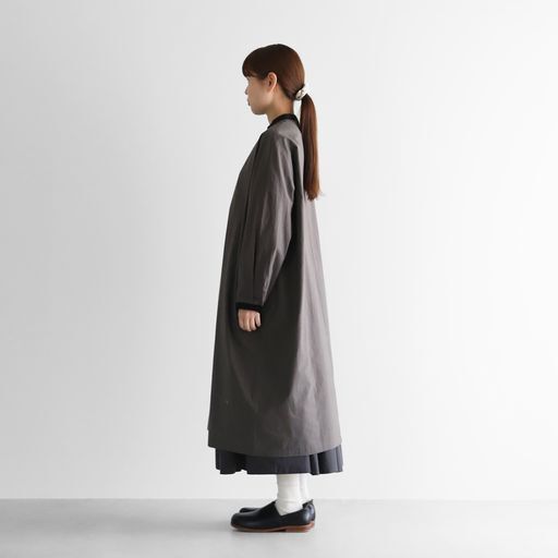 HUIS. ハウス シャトルリネンバンドカラーワンピース U213 HUIS.】U213 シャトルリネンバンドカラーワンピース（ブラック