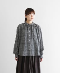 HUIS | “HUIS×尾州”縮絨綿ウールガーゼギャザーブラウス（グレンチェック）【レディス】U119
