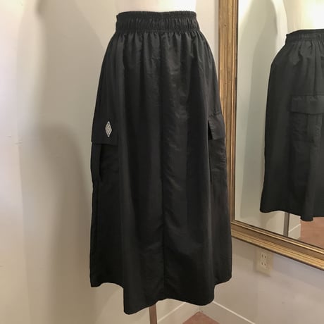 【andRoma】ナイロンカーゴポケットスカート　ブラック