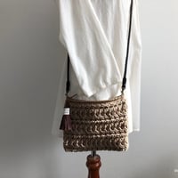 【編み図】かぎ針編みで編む縄編み模様のクラッチバッグ（DL版）