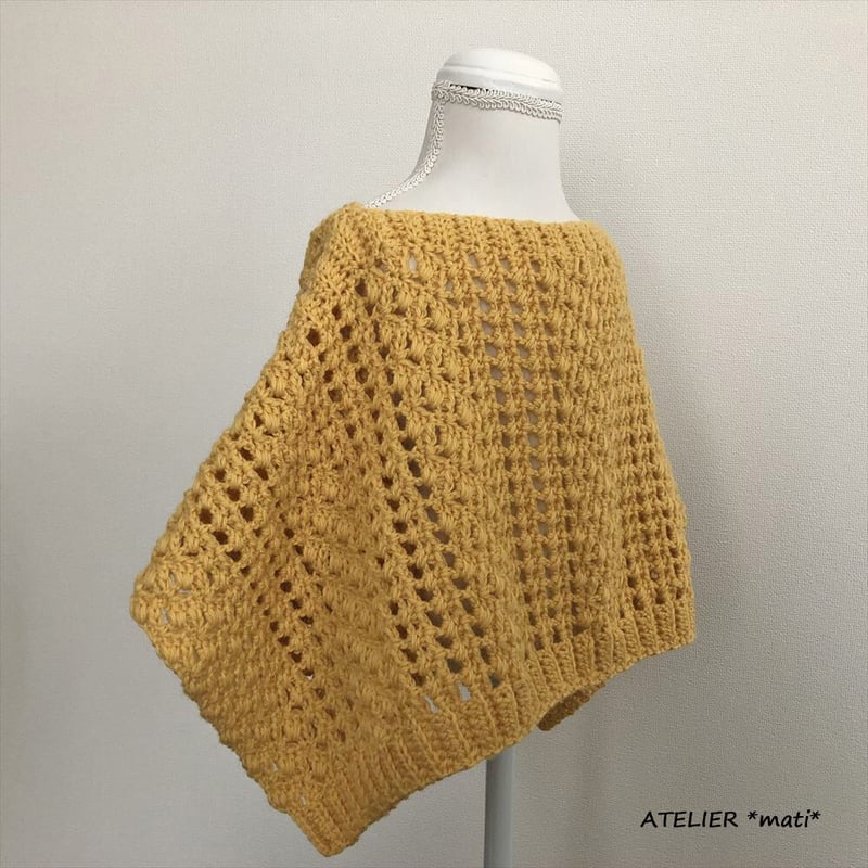 【美品】アンビデックス 手編みかぎ針編みポンチョ かぎ針編み 三角ポンチョ 一日の寒暖差の激しいこの時期に重宝な