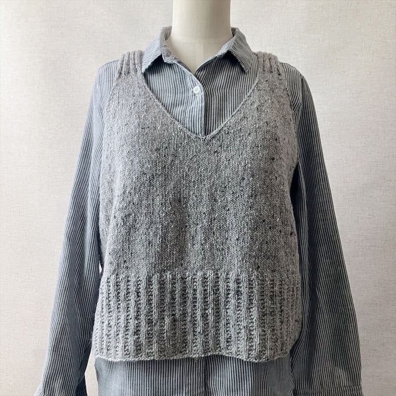 ダウンロード版編み図】棒針編みのまっすぐ編みVネックベスト | かぎ針