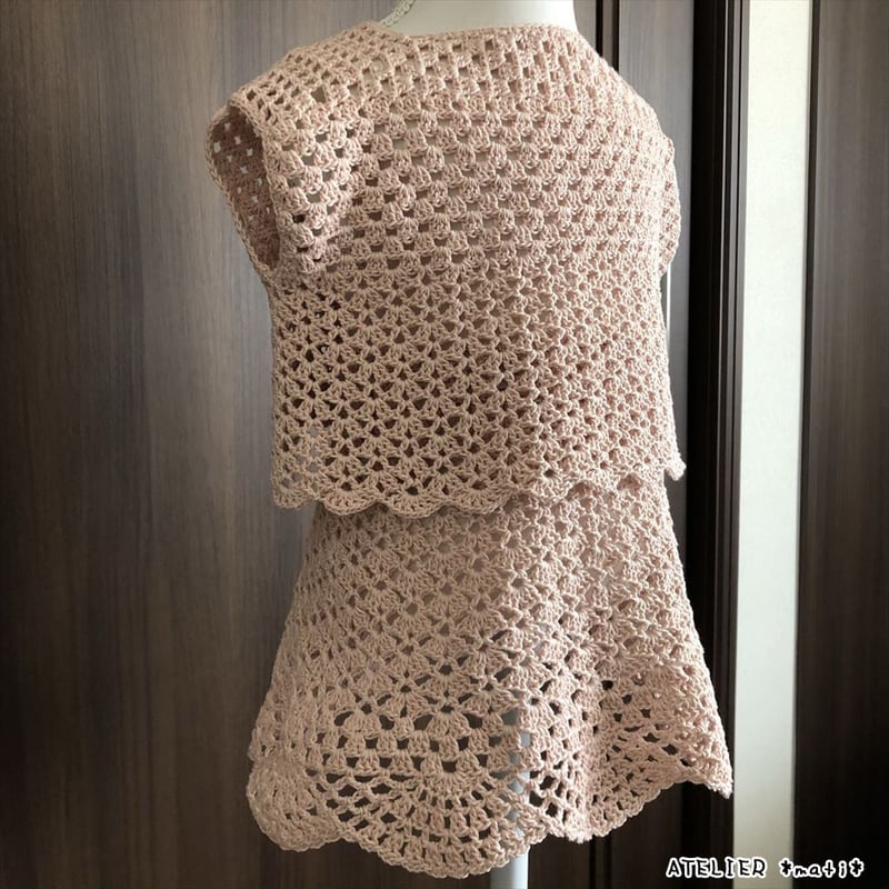 ダウンロード版編み図】セットアップで着られる簡単プルオーバー