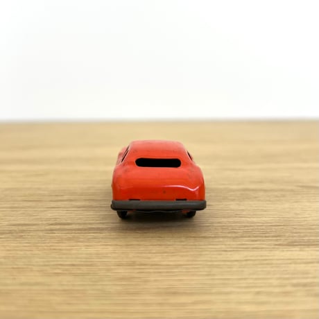 少し歪んだミニカー