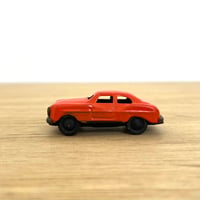少し歪んだミニカー