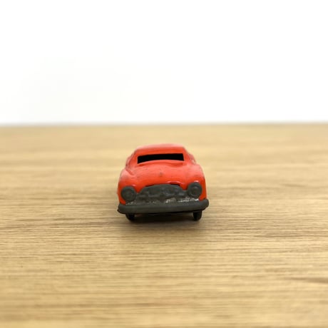 少し歪んだミニカー