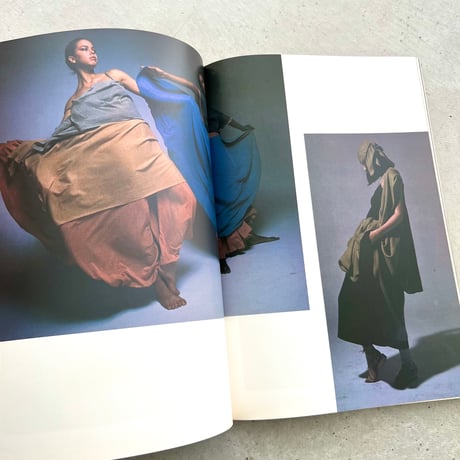 ISSEY MIYAKE　East Meets West　三宅一生の発想と展開