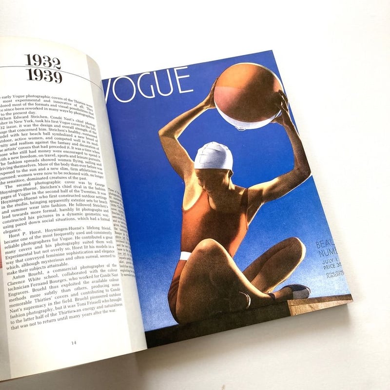 【希少】THE ART OF VOGUE COVERS ポストモダン 古本 The Art of Vogue: Photographic Covers | Book Er