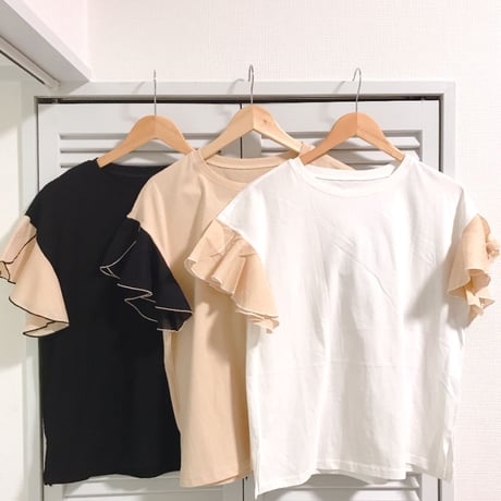 切り替えラッフルスリーブのTシャツ ベージュ