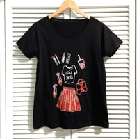ビーズとスパンコールのおしゃれアイテム柄Tシャツ