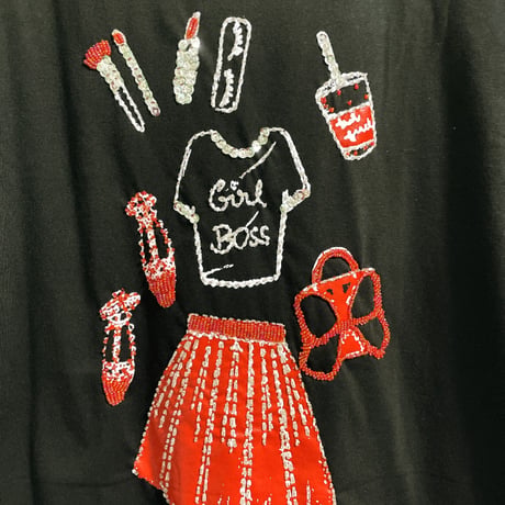 ビーズとスパンコールのおしゃれアイテム柄Tシャツ