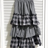 チェックのロングティアードスカート