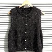 キラキラシャギーのパールボタンベスト