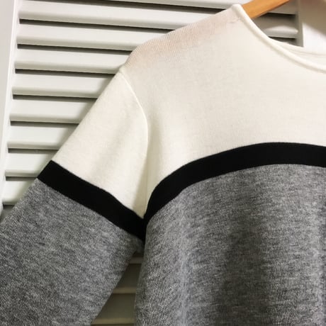 切り替え配色のワンピース グレー