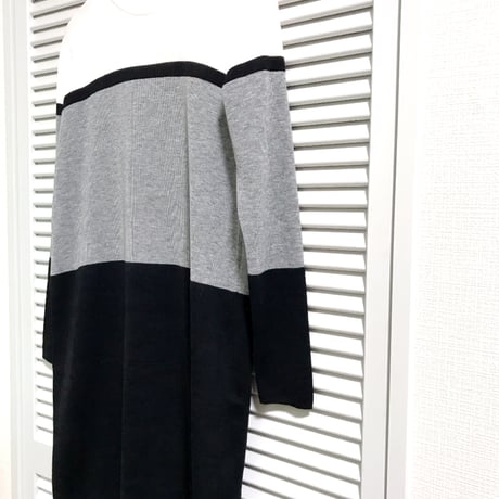 切り替え配色のワンピース グレー