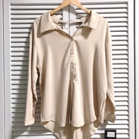 バックリングのオーバーサイズシャツ
