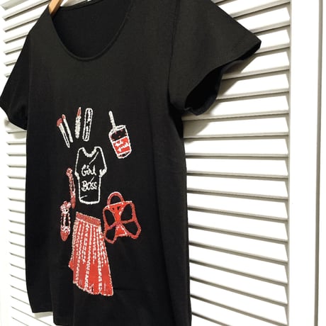 ビーズとスパンコールのおしゃれアイテム柄Tシャツ