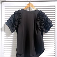 再入荷★ゴージャスフリル袖の半袖トップス ブラック