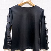 袖パールのプルオーバー