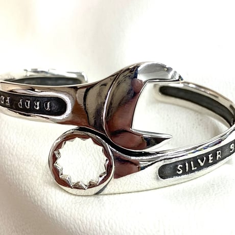 コンビネーションレンチバングル