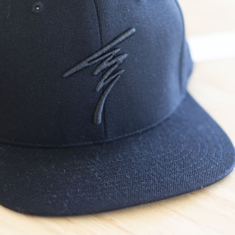 【ONLINE限定】“T” BASE BALL CAP