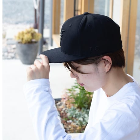 【ONLINE限定】“T” BASE BALL CAP