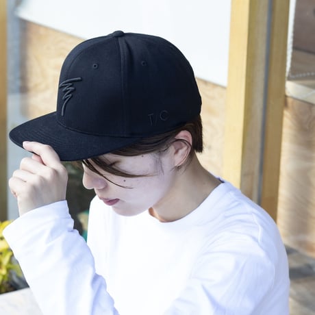 【ONLINE限定】“T” BASE BALL CAP