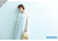 【写真素材】女性ナチュラル15 - Lサイズ：4000 × 2667px (300dpi) [33.87cm × 22.58cm] - ロイヤリティフリー素材