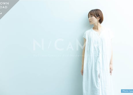 【写真素材】女性ナチュラル5 - Lサイズ：4000 × 2667px (300dpi) [33.87cm × 22.58cm] - ロイヤリティフリー素材