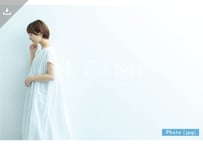 【写真素材】女性ナチュラル2 - Lサイズ：4000 × 2667px (300dpi) [33.87cm × 22.58cm] - ロイヤリティフリー素材