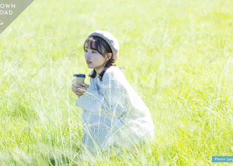 【写真素材】コーヒーを飲む女性3 - Lサイズ：4000 × 2667px (300dpi) [33.87cm × 22.58cm] - ロイヤリティフリー素材