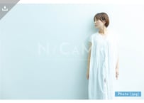 【写真素材】女性ナチュラル5 - Lサイズ：4000 × 2667px (300dpi) [33.87cm × 22.58cm] - ロイヤリティフリー素材