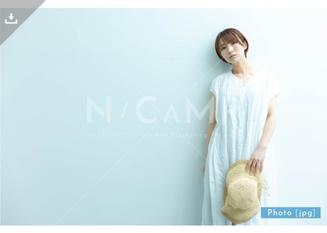 【写真素材】女性ナチュラル13 - Lサイズ：4000 × 2667px (300dpi) [33.87cm × 22.58cm] - ロイヤリティフリー素材