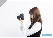 【写真素材】一眼レフカメラで撮影する女性15 - Lサイズ：4000 × 2668px (300dpi) [33.87cm × 22.59cm]