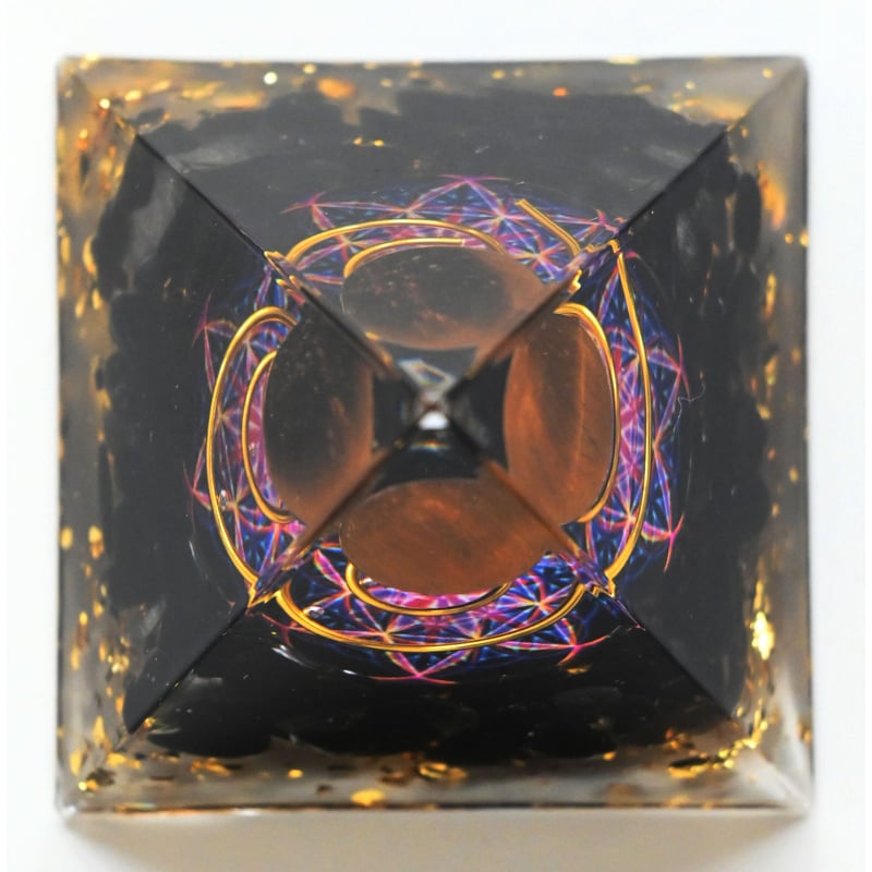 orgonite crystal pyramid object -obsidian × pur