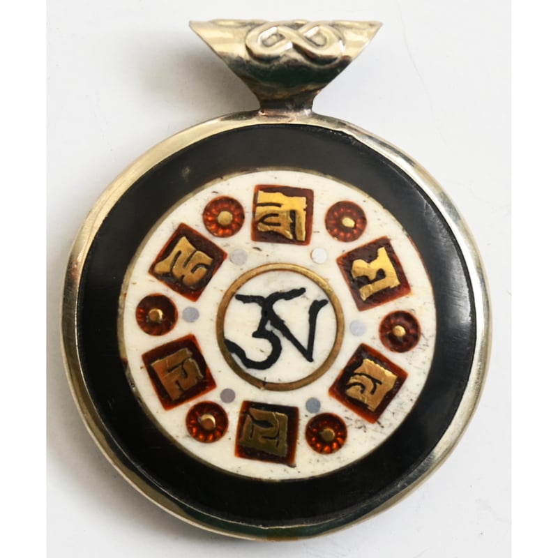 Made in Nepal】reversible buddha eye & mantra p