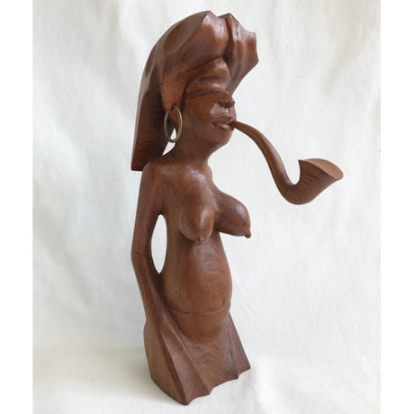【 antique / africa handmade】"woman with pipe" wood object (tr-225-1)