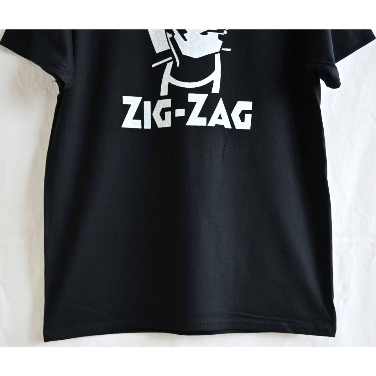 再入荷】“zig-zag” T shirts - black / M & L & XL.3