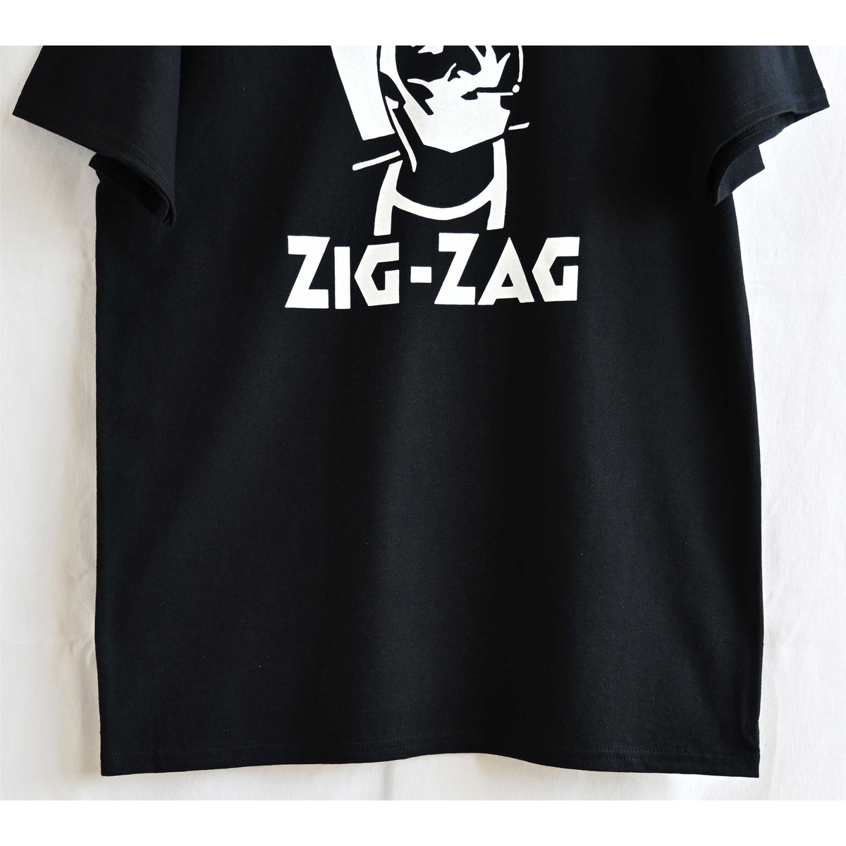 zig-zag” T shirts - black / M & L & XL.3 size- zig-zag” T shirts - black / M & L & XL.3 size-