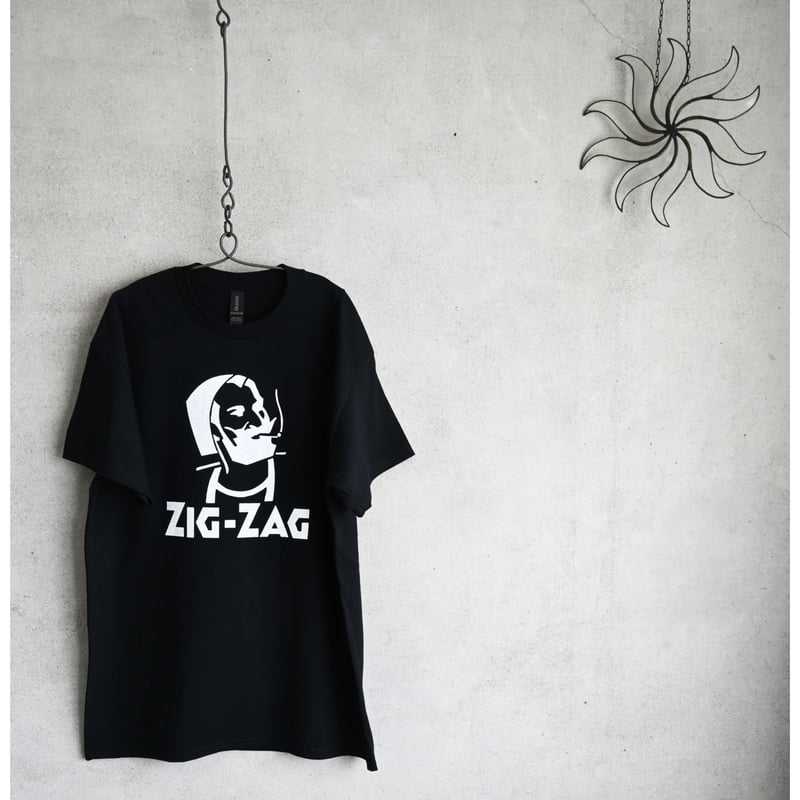 【極美品！XL】ジバンシー　オール刺繍　ランダム　　ビックロゴ　Tシャツ　黒 IMG_9029-removebg-preview.png